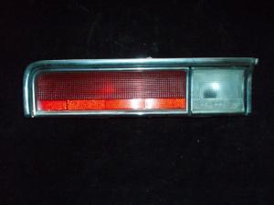 1969 Chrysler baklampa krom höger (glas skadat)