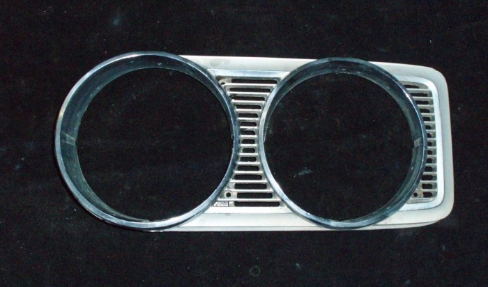 1969 Chrysler Newport headlight door right