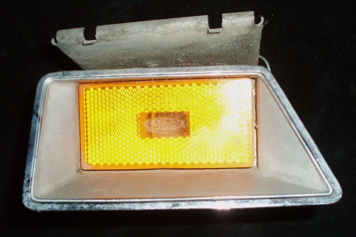 1970 Ford Galaxie turn signal front left
