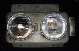 1970 Oldsmobile 98  headlight pot left
