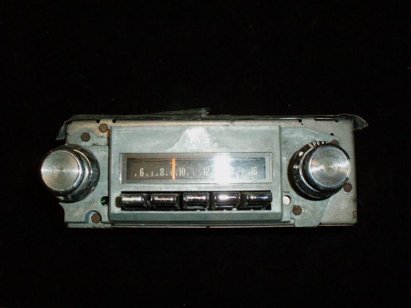 1970 Pontiac Catalina radio (not tested)