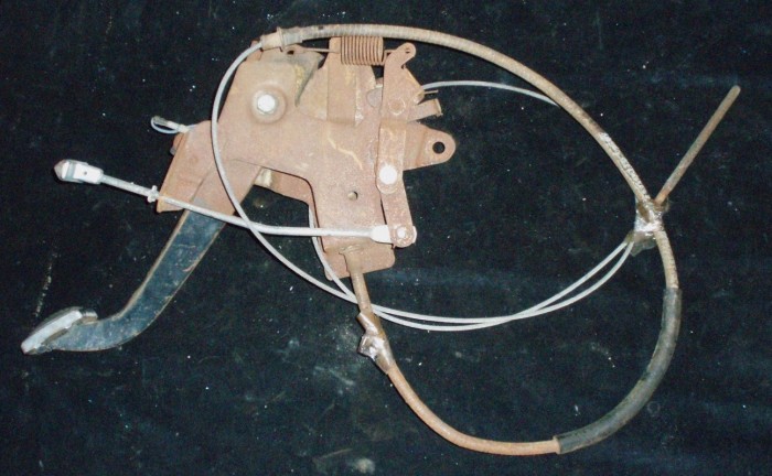 1971 Chrysler handbroms mekanism med wire