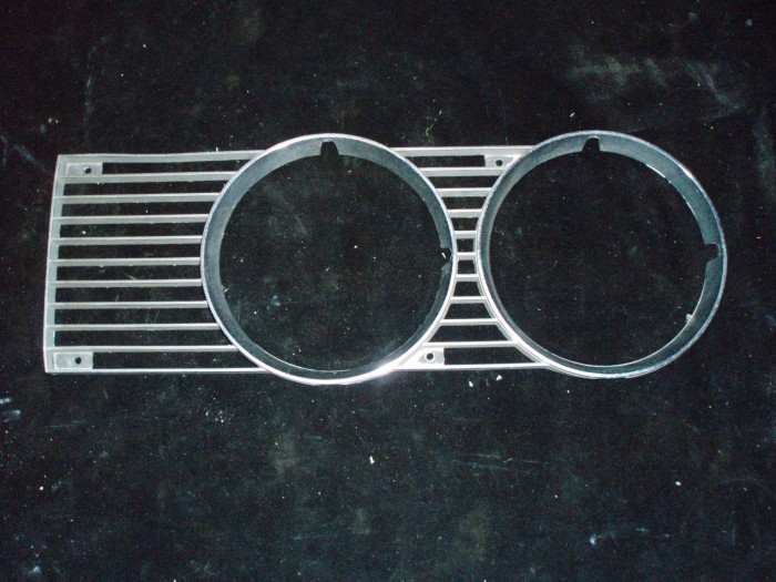 1972 Mercury Cougar head light door left