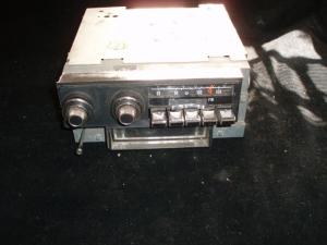 1972 Chrysler New Yorker radio
