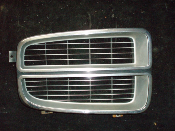 1972 Pontiac LeMans grilldel