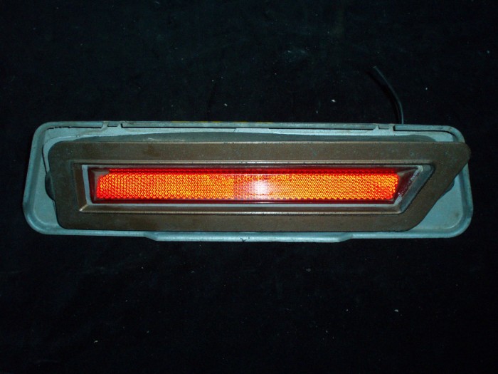 1976 Imperial 4dr sedan baklampa vänster