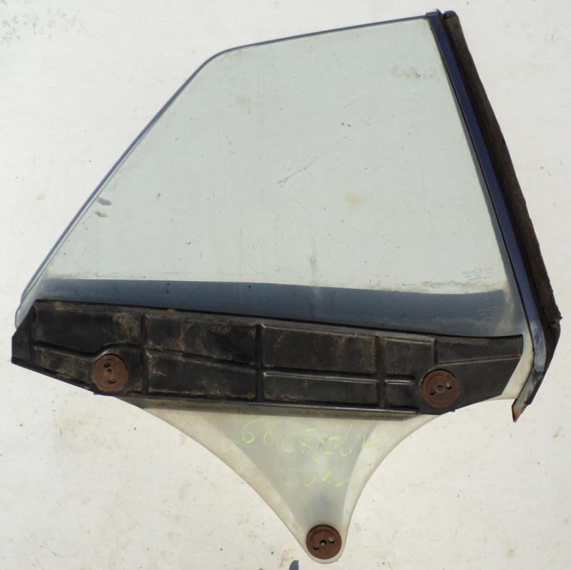 1968 Pontiac Catalina cab side window rear right