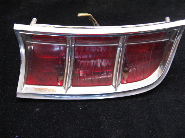 1965 Oldsmobile F85 SW baklampa höger