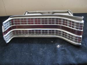 1968 Chrysler New Yorker baklampa vänster