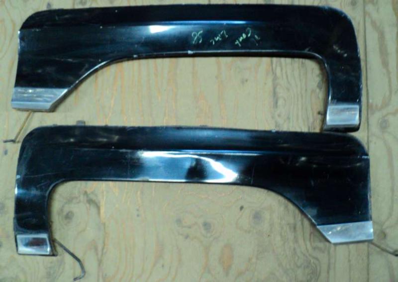 1958 Lincoln Continental   fender skirt  (pair)