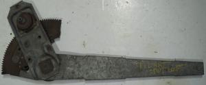 1971  Dodge Dart   2dr ht   window crank mechanism        left front