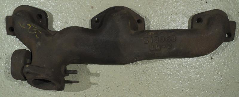 1955   Pontiac    exhaust manifold right 518088  (spring missing on gate)