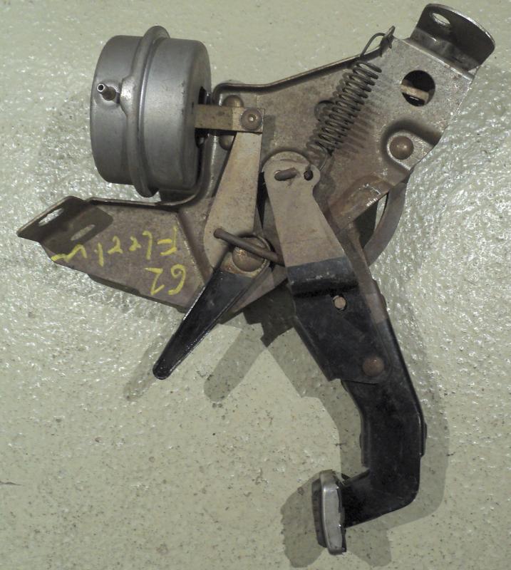 1962   Cadillac Fleetwood handbrake mechanism