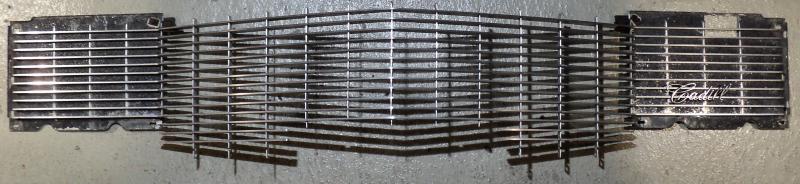 1965 Cadillac  grill (emblem skadat se bild)   Obs  Endast hämtning!