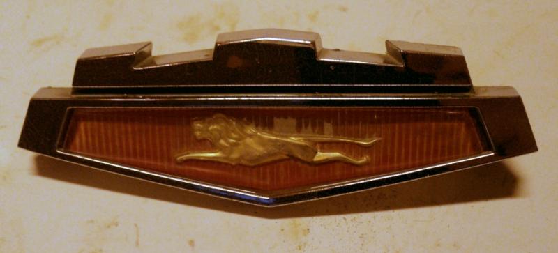 1961  Chrysler Windsor    emblem