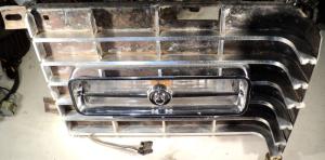 1967 Cadillac  blinkerslampa grill del       vänster