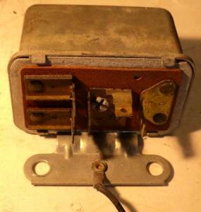 1964 Cadillac  automatic dimmer eye relay         5954401