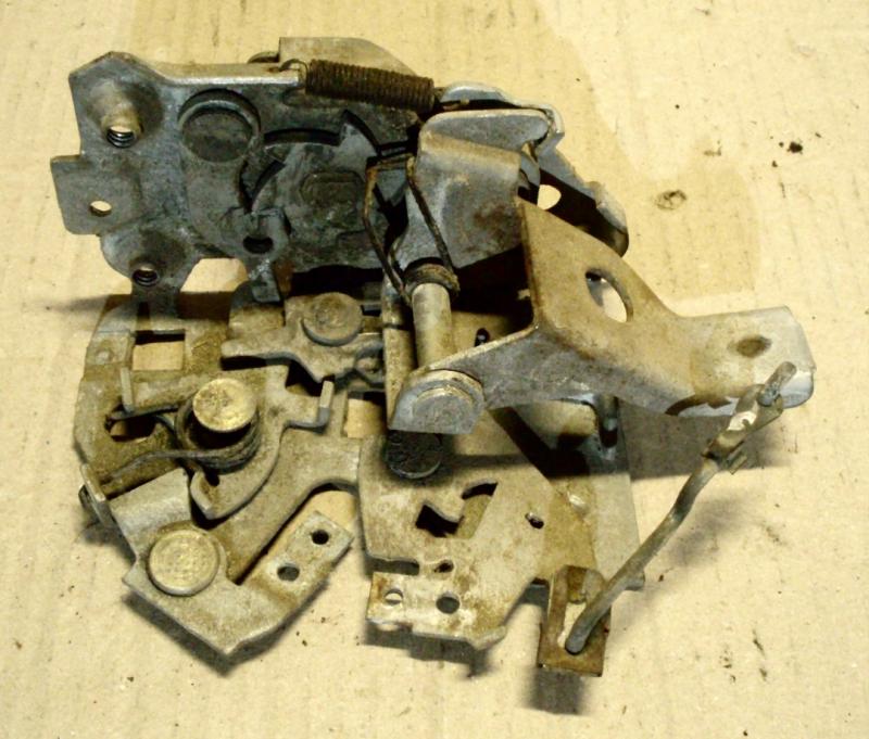 1958 Buick 4dr sedan låskista höger fram