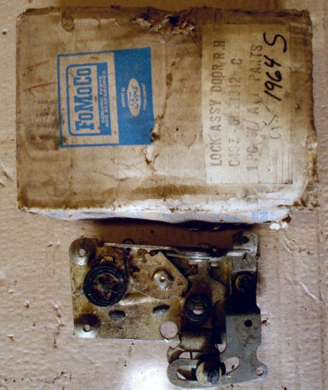 1964 Thunderbird lockcase right N.O.S. car without central locking