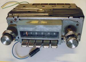 1970 Pontiac Catalina radio