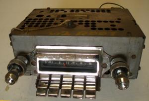 1962 Pontiac radio (not tested)