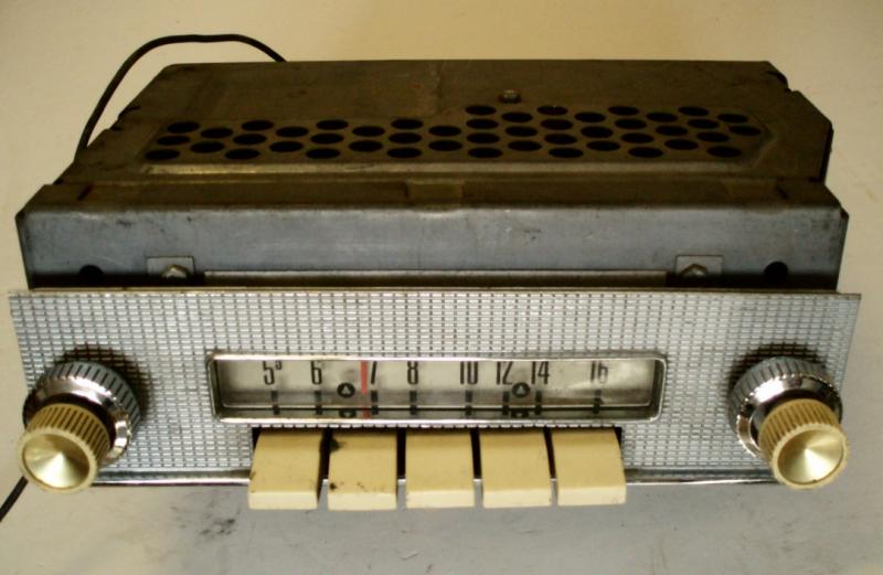 1958 Ford radio (not tested)