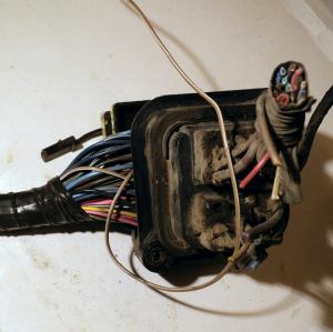 1970 Oldsmobile 88 fuse holder