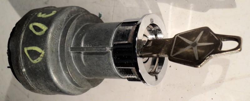 1965  Chrysler 300    ignition lock   (with key)