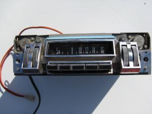 1968 Chrysler New Yorker Radio