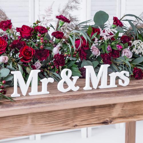 Wooden inscription Mr & Mrs