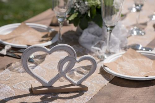 Dekorationshjärtan vit i trä