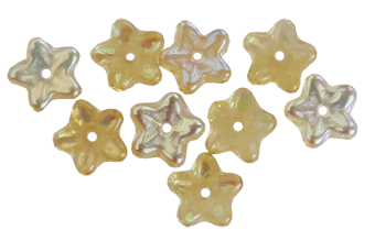 Glasblomma bärnsten med delvis pärlemor 10 st, ca 9mm med hål