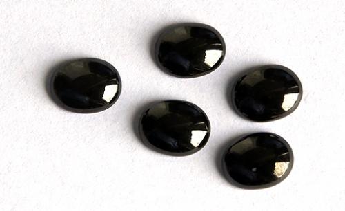 Zirkonia svart 8 x 10 mm cabochonslipad