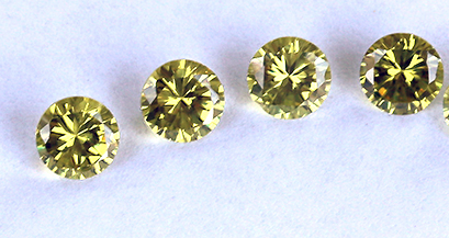 Zirkonia Peridot 4 mm brilliantslipad rund. Högsta kvalitet AAAA