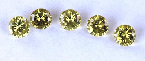 Zirkonia Peridot 5 mm brilliantslipad rund. Kvalitet AAAA. Pris per styck