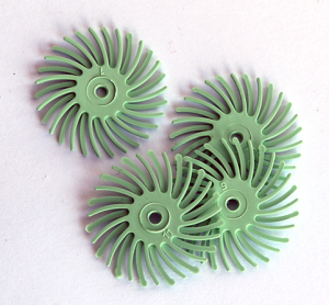 Polertrissa 4 st 1 micron ljusgrön (14000 grit ). Bör sitta minst 4 trissor på en mandrel. Ny version, mer material, längre livslängd