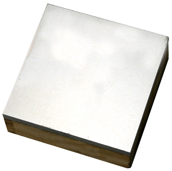 Flackjärn Stålblock för att hamra mot (med träunderdel)  7,5 x 7,5 cm.