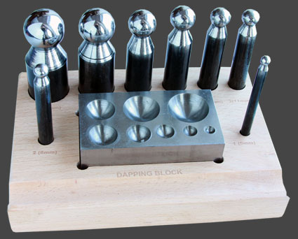 Formblock stål med knoppsats, 8 knoppar och puckelanka