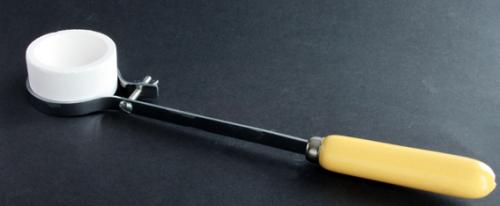 Gjutkopp (2st) med hållare. Obs, ingår två koppar i setet.