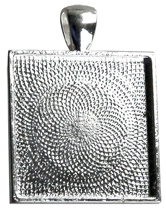 Hänge kvadrat 25 mm, försilvrad vitmetall, ca 1,5 mm djupt.