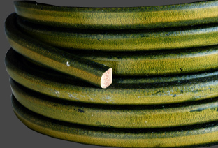 Läderrem 10x6 mm Antikgrön. Regaliz. Pris per 20 cm.