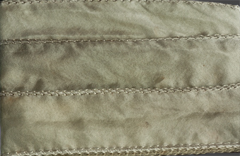 Sidenband, tvättat och handfärgat 20 mm brett, 1meter.