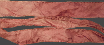 Sidenband, tvättat och handfärgat 20 mm brett, 1meter.