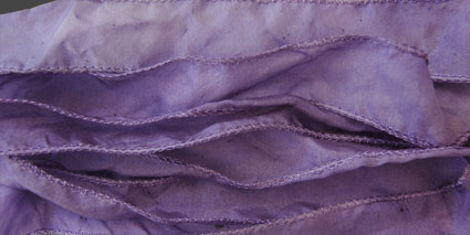 Sidenband, tvättat och handfärgat 20 mm brett, 1meter.