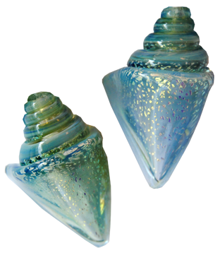 Glaspärlor 2st Snäckor Nobilis blågröna med 2mm hål igenom. Handgjorda