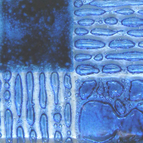 Artisan Royal Blue, Blå färg som ger bubblor mellan glas