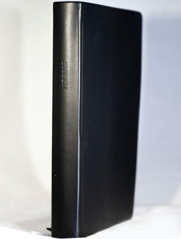 Bibel 2000, svart, slim, mjukband, utan noter  220x145x25 mm
