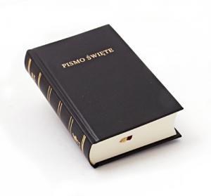 Bibel, polska, svart, inbunden, 155x100x35 mm