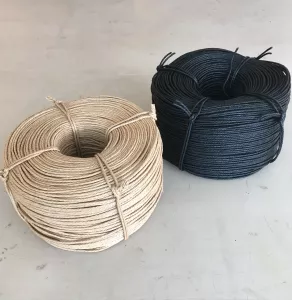 En kona papperssnöre i natur eller svart