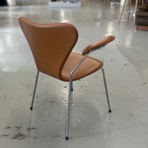 Karmstol Sjuan i skinn Cognac Classic